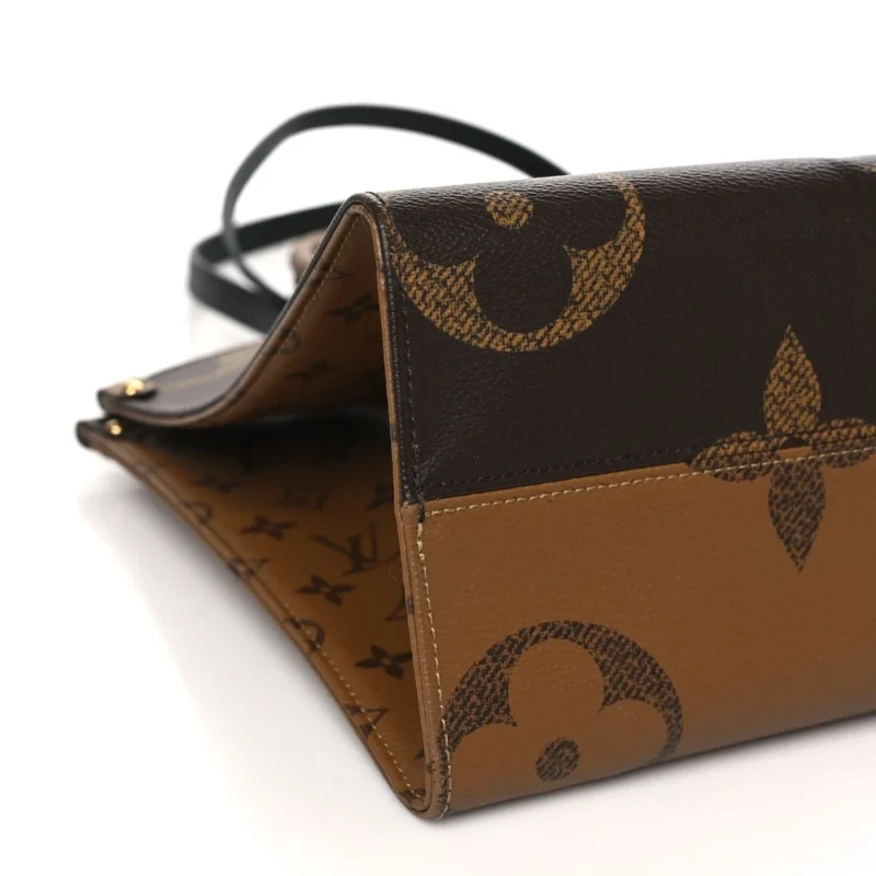 LOUIS VUITTON ONTHEGO MM REVERSE GIANT MONOGRAM CANVAS - Image 4