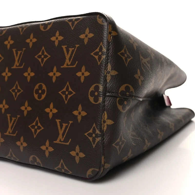 LOUIS VUITTON NEONOE MM FREESIA MONOGRAM CANVAS - Image 4