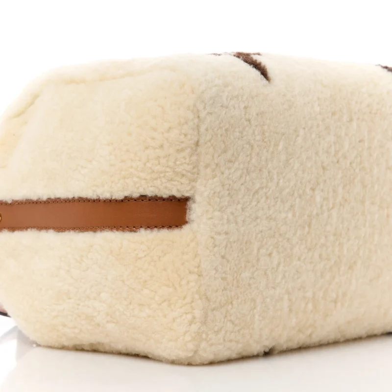 LOUIS VUITTON SPEEDY BANDOULI??RE 25 CREAM/BROWN MONOGRAM CANVAS & SHEARLING GOLD HARDWARE - Image 4