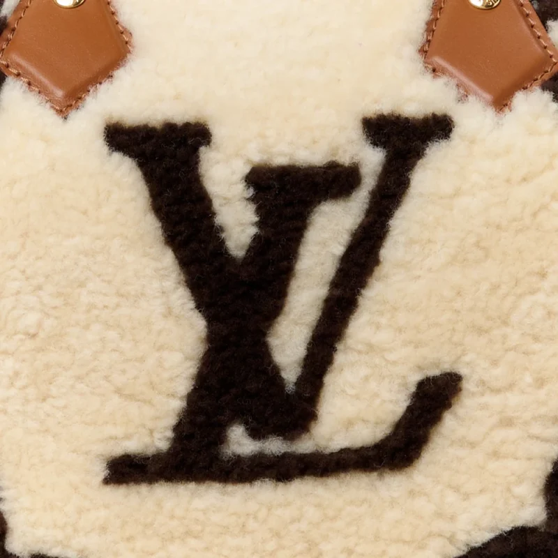 LOUIS VUITTON SPEEDY BANDOULI??RE 25 CREAM/BROWN MONOGRAM CANVAS & SHEARLING GOLD HARDWARE - Image 8