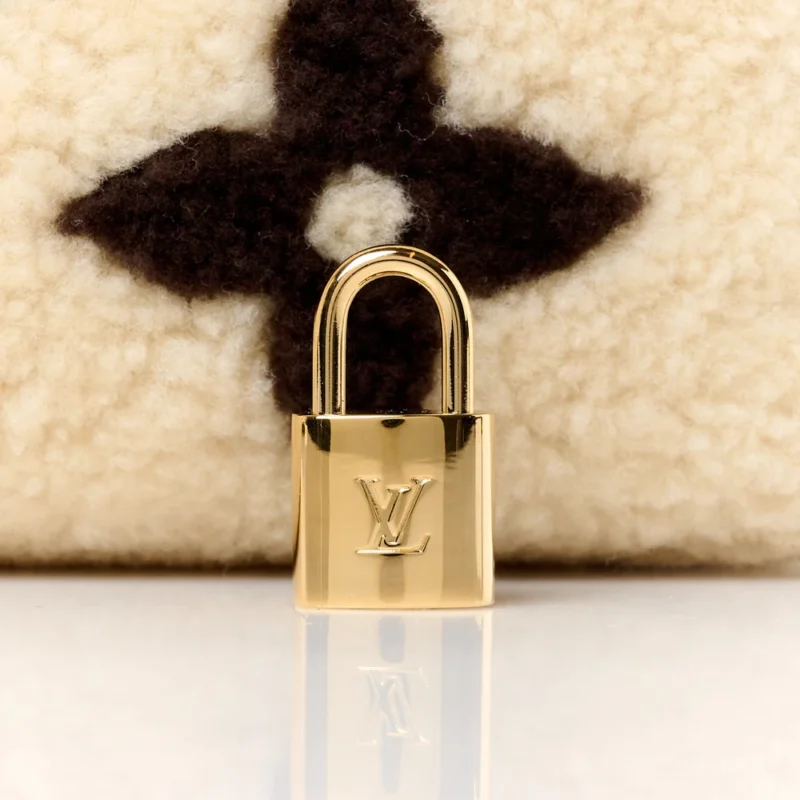 LOUIS VUITTON SPEEDY BANDOULI??RE 25 CREAM/BROWN MONOGRAM CANVAS & SHEARLING GOLD HARDWARE - Image 9