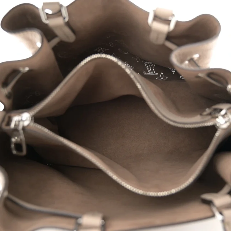 LOUIS VUITTON BELLA TOTE MM GALET MAHINA LEATHER SILVER HARDWARE - Image 7