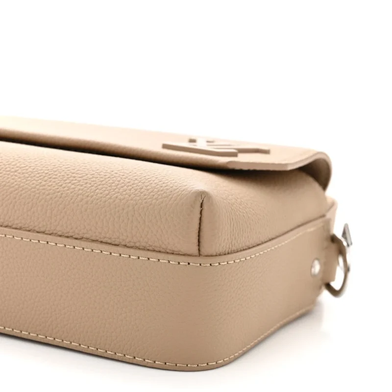 LOUIS VUITTON AEROGRAM FASTLINE MESSENGER PM SABLE BEIGE CALFSKIN LEATHER - Image 4