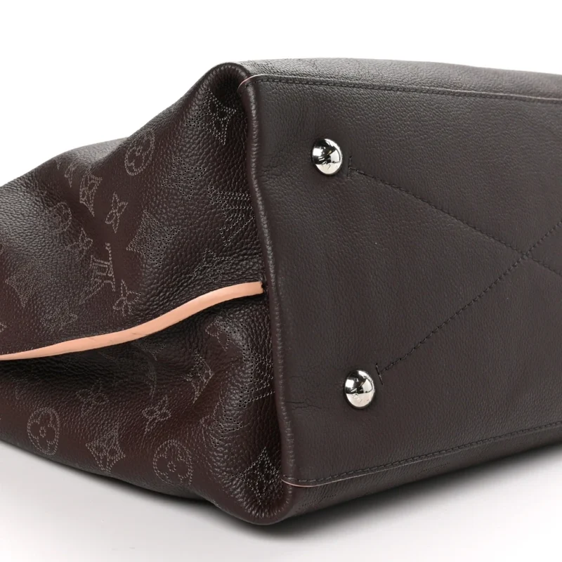 LOUIS VUITTON CARMEL HOBO GM CHOCOLATE MAHINA LEATHER CASHMERE BEIGE INTERIOR - Image 5