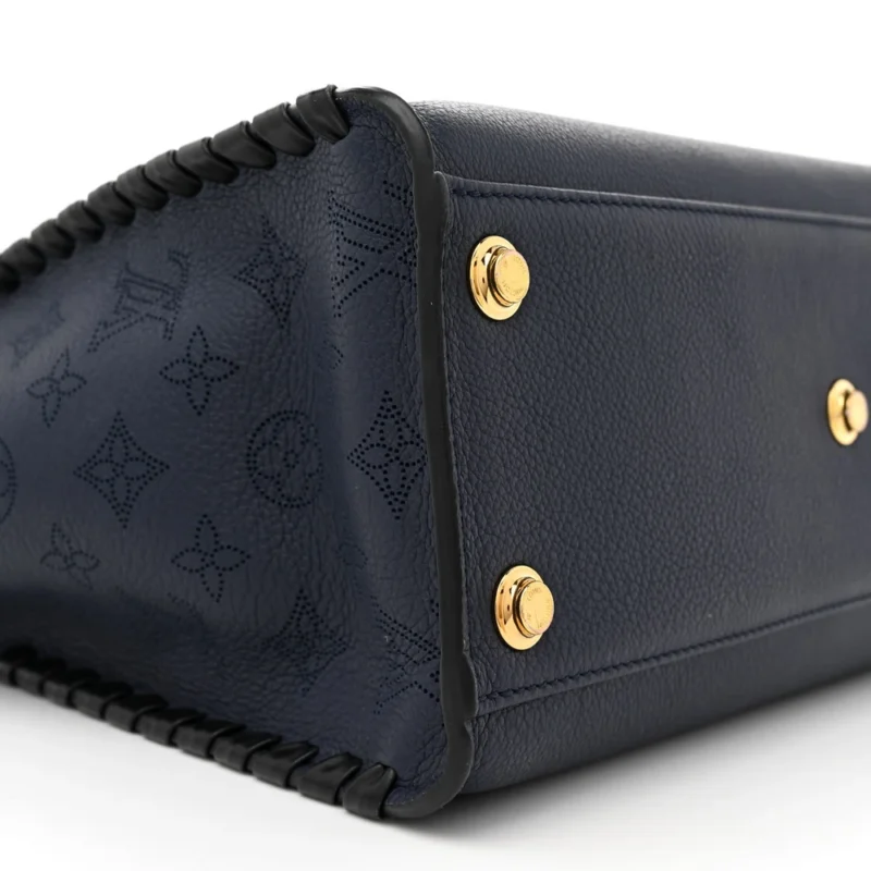 LOUIS VUITTON ON MY SIDE MM NAVY BRAIDED MAHINA CALFSKIN LEATHER BRASS HARDWARE - Image 5