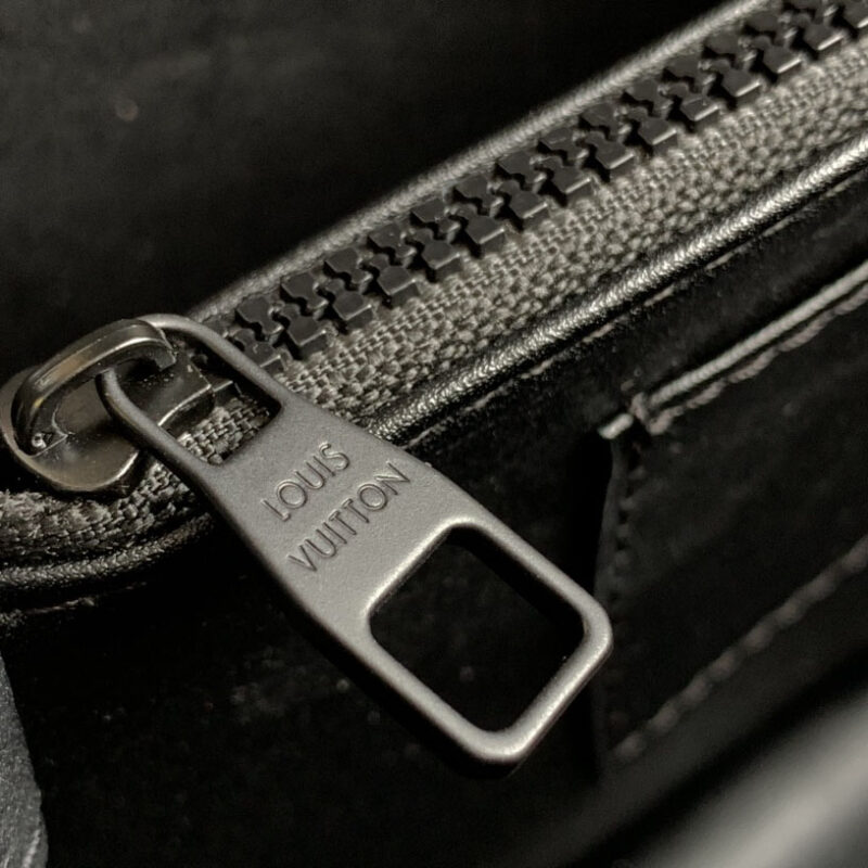 LOUIS VUITTON BAGS CAPUCINES - Image 5