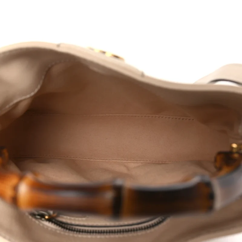 GUCCI SMALL DIANA SHOULDER BAG LIGHT BEIGE TEXTURED DOLLAR CALFSKIN LEATHER AGED GOLD HARDWARE - Image 7