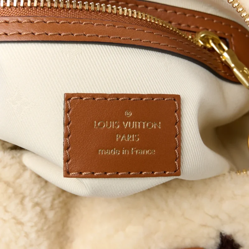 LOUIS VUITTON SPEEDY BANDOULI??RE 25 CREAM/BROWN MONOGRAM CANVAS & SHEARLING GOLD HARDWARE - Image 2