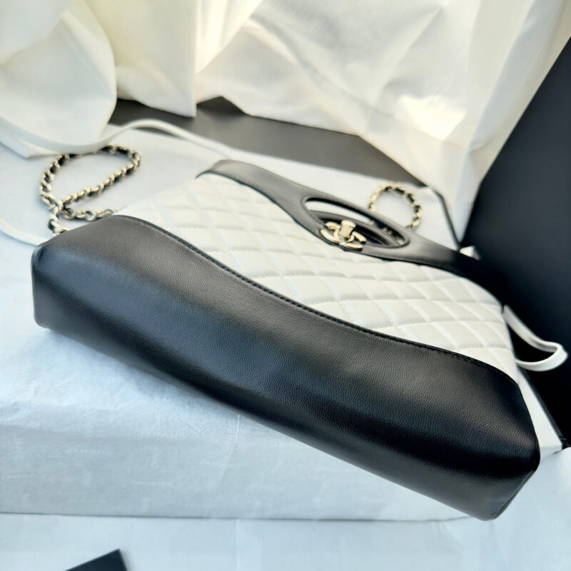 CHANEL QUILTED LAMBSKIN LEATHER BLACK AND WHITE COLOR MATCHING CROSSBODY BAGS - Image 6