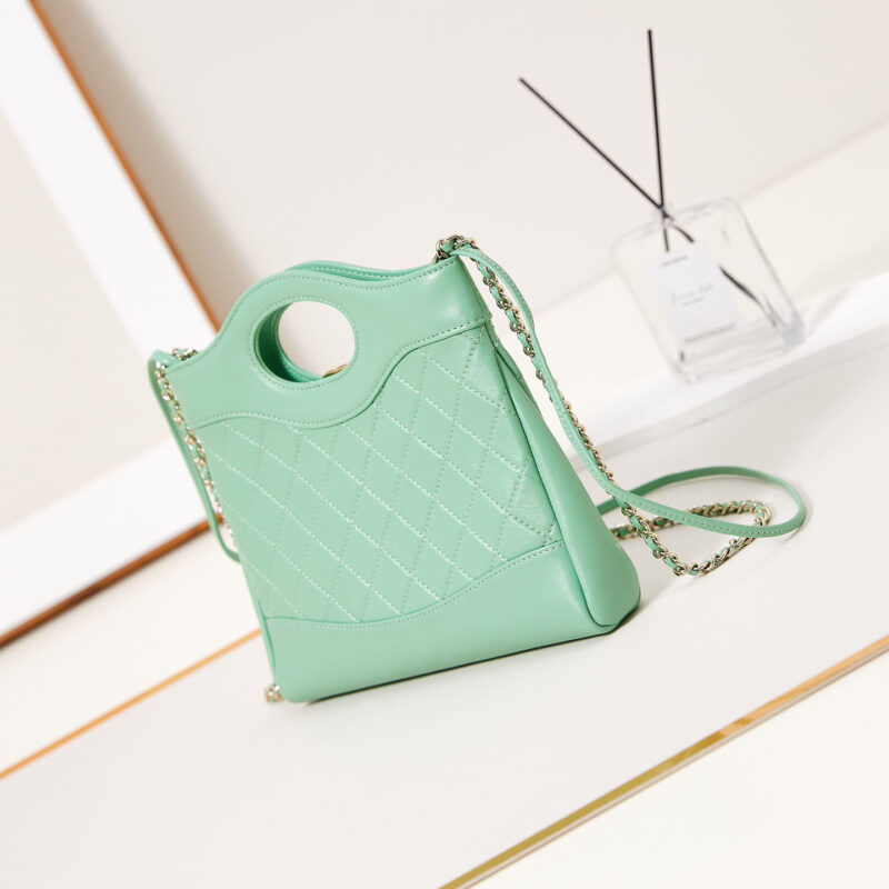 CHANEL OIL WAX LEATHER GREEN CROSSBODY BAGS - Image 5