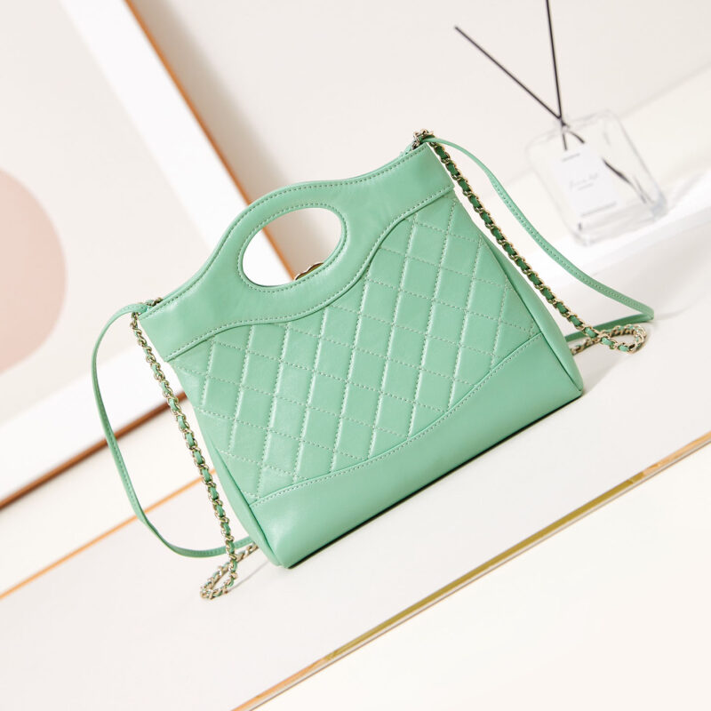 CHANEL OIL WAX LEATHER GREEN CROSSBODY BAGS - Image 6