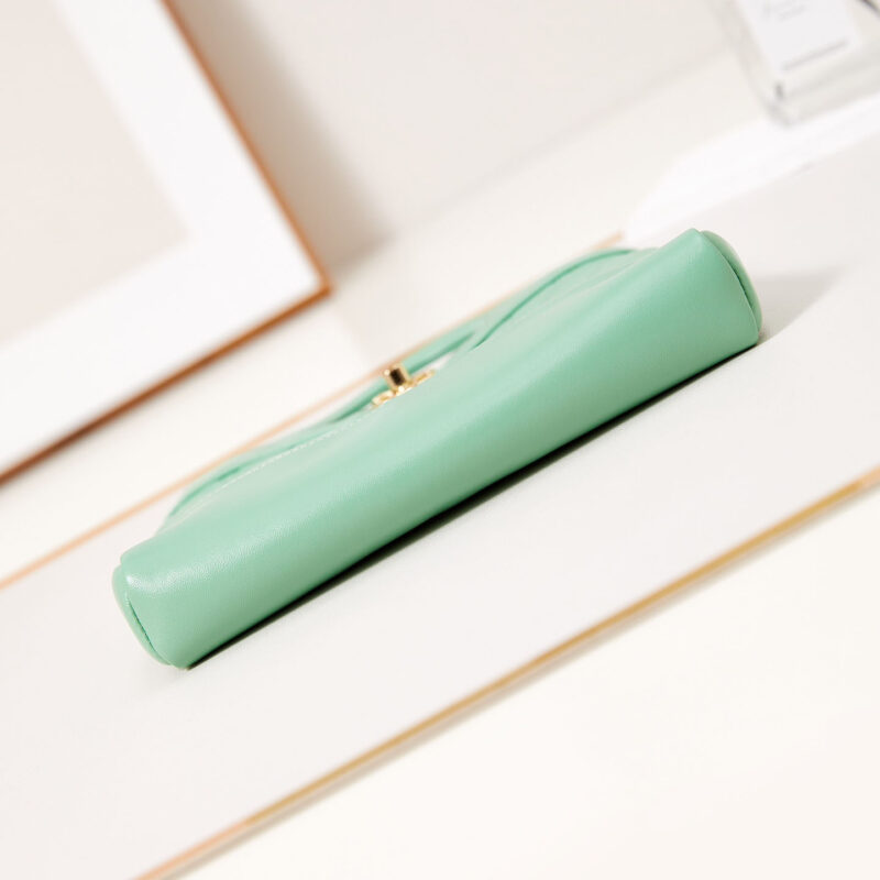 CHANEL OIL WAX LEATHER GREEN CROSSBODY BAGS - Image 7