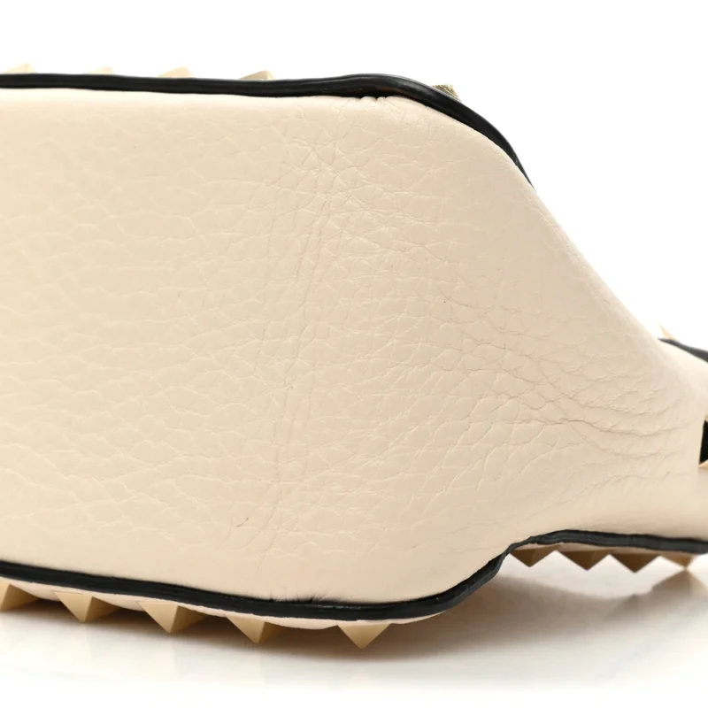 VALENTINO GARAVANI SMALL ROCKSTUD FLIP LOCK SHOULDER BAG LIGHT IVORY PEBBLED CALFSKIN LEATHER LIGHT GOLD HARDWARE - Image 5