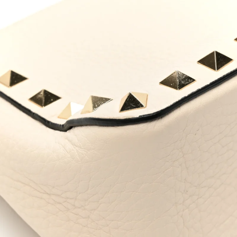 VALENTINO GARAVANI SMALL ROCKSTUD FLIP LOCK SHOULDER BAG LIGHT IVORY PEBBLED CALFSKIN LEATHER LIGHT GOLD HARDWARE - Image 8