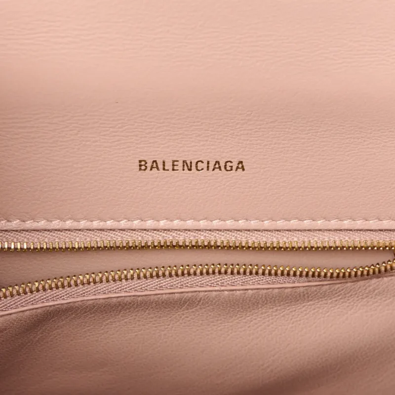 BALENCIAGA SMALL HOURGLASS TOP HANDLE BAG NUDE BEIGE CROCODILE EMBOSSED SHINY CALFSKIN LEATHER GOLD HARDWARE - Image 2