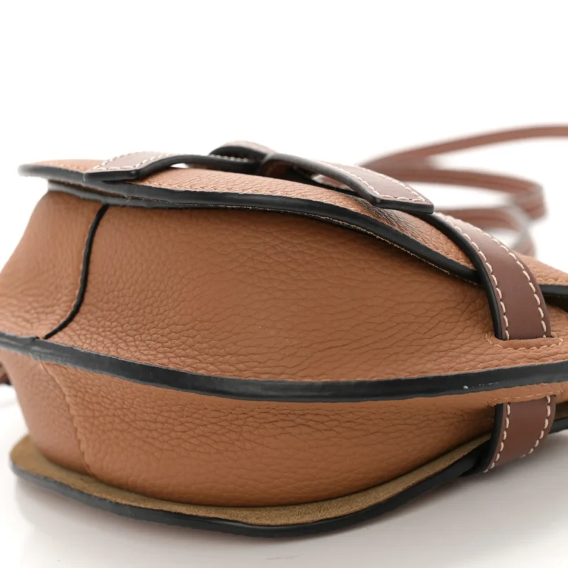 LOEWE GATE CROSSBODY BAG MINI CARAMEL PECAN GRAINED CALFSKIN LEATHER - Image 5