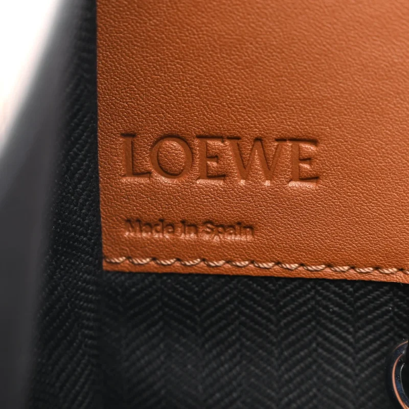 LOEWE HAMMOCK SHOULDER BAG SMALL TAN CALFSKIN LEATHER SILVER HARDWARE - Image 2