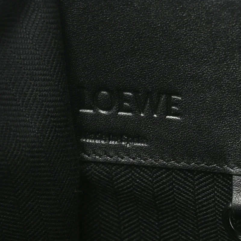 LOEWE HAMMOCK SHOULDER BAG SMALL BLACK CALFSKIN LEATHER SILVER HARDWARE - Image 2