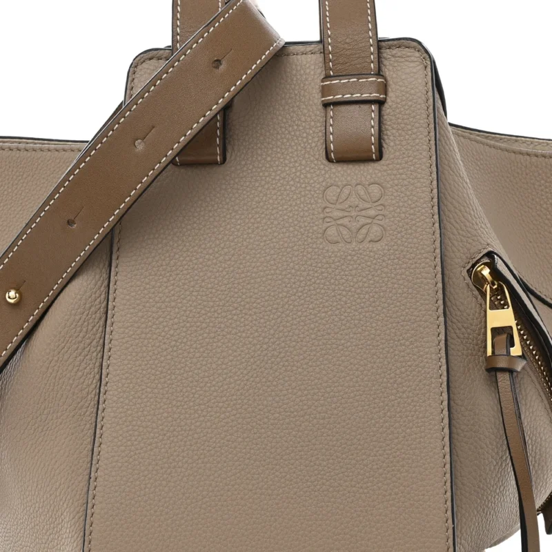 LOEWE HAMMOCK SHOULDER BAG MEDIUM SAND MINK CALFSKIN LEATHER GOLD HARDWARE - Image 8