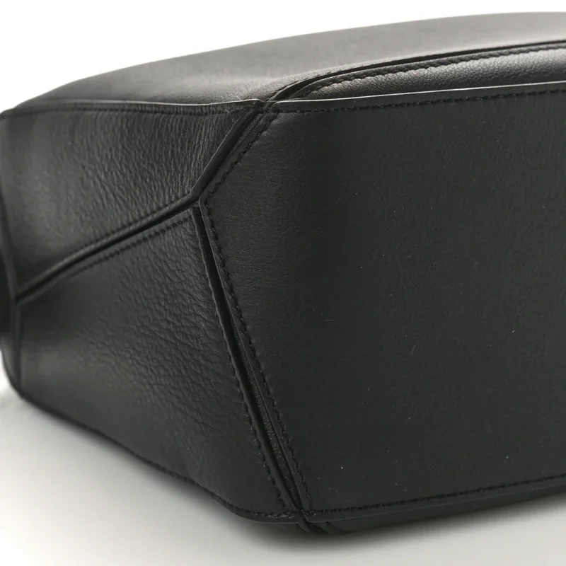 LOEWE PUZZLE BAG SMALL BLACK CALFSKIN LEATHER - Image 4