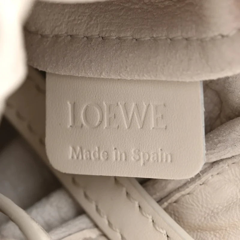 LOEWE CUTOUT ANAGRAM POCKET CROSSBODY BAG SMALL WHITE GLAZE NAPPA CALFSKIN LEATHER - Image 2