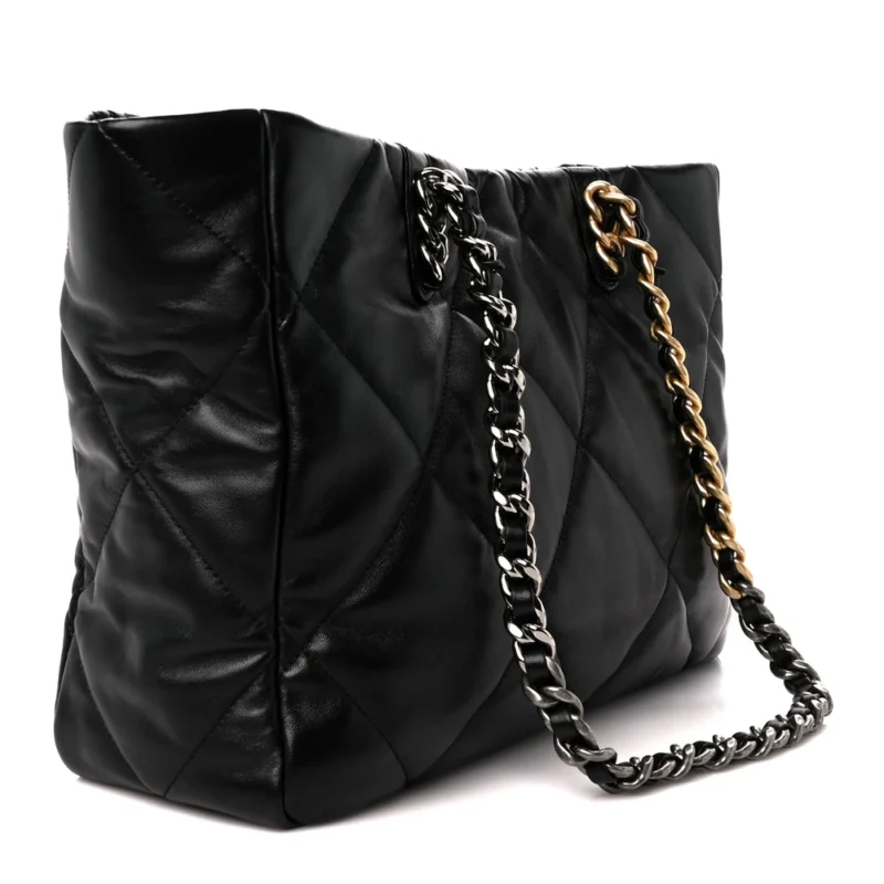 CHANEL EAST-WEST SHOPPING BAG MEDIUM BLACK CHANEL 19 QUILTED LAMBSKIN LEATHER MIXED METAL HARDWARE - Image 3