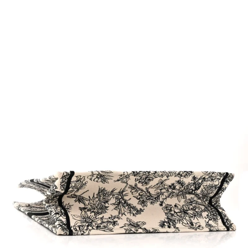 DIOR LARGE ZODIAC TOILE DE JOUY BOOK TOTE LATTE EMBROIDERED CANVAS - Image 6