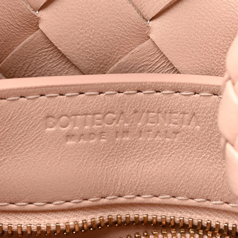 BOTTEGA VENETA SMALL INTRECCIATO ANDIAMO SHOULDER BAG NUDE NAPPA LEATHER - Image 2
