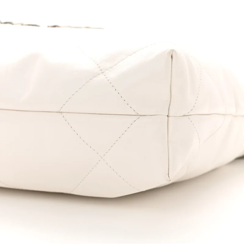 GRADE CHANEL 22 SMALL WHITE QUILTED HANDBAG - Image 5