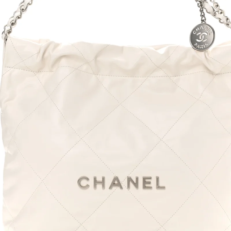 GRADE CHANEL 22 SMALL WHITE QUILTED HANDBAG - Image 8