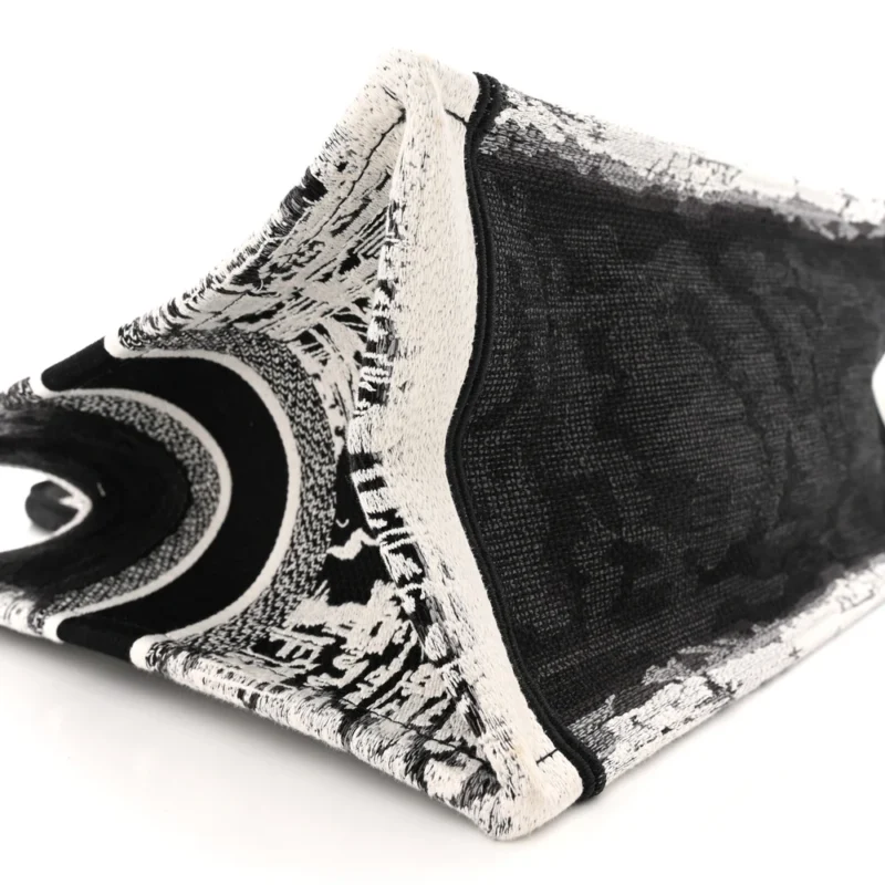 DIOR MEDIUM NEW YORK BOOK TOTE BLACK/WHITE EMBROIDERED CANVAS - Image 4