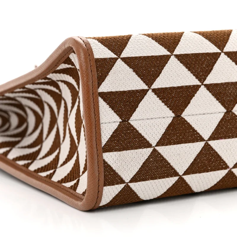 PRADA LARGE TRIANGOLO SYMBOLE EMBROIDERED TOTE TOBACCO/TALCO JACQUARD SAFFIANO LEATHER - Image 4