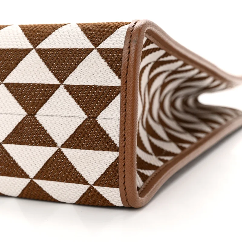 PRADA LARGE TRIANGOLO SYMBOLE EMBROIDERED TOTE TOBACCO/TALCO JACQUARD SAFFIANO LEATHER - Image 5