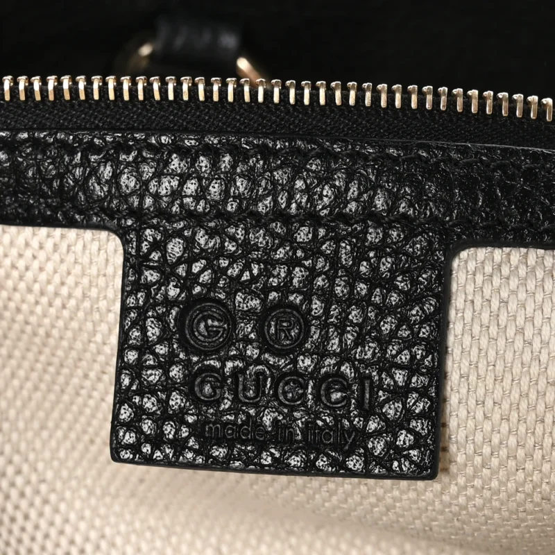 GUCCI MEDIUM SOHO CHAIN SHOULDER BAG BLACK PEBBLED CALFSKIN LEATHER LIGHT GOLD HARDWARE - Image 2